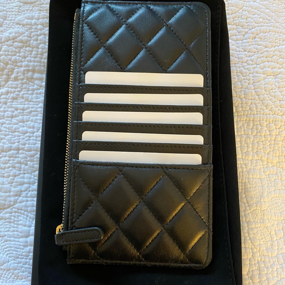 NEW 2019 CHANEL MATELASSE LAMBSKIN BLACK WALLET - Picture 3 of 6